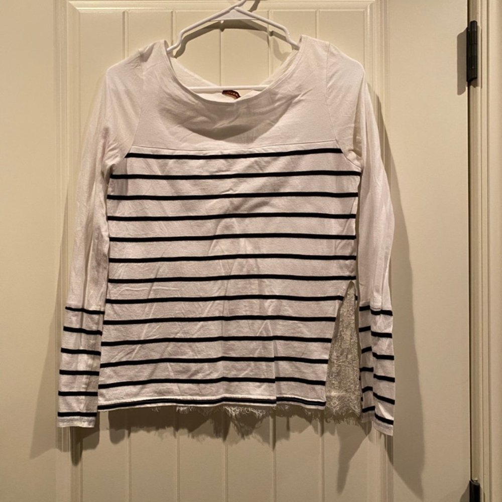 Hive and Honey Long sleeve with Lace Underlay Detail